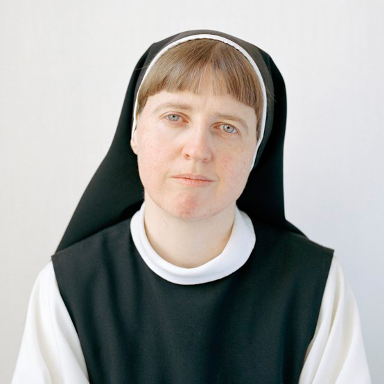 http://www.lux-fotografie.de/files/gimgs/th-14_07_Sr_ Theresita_03_Ausschnitt.jpg
